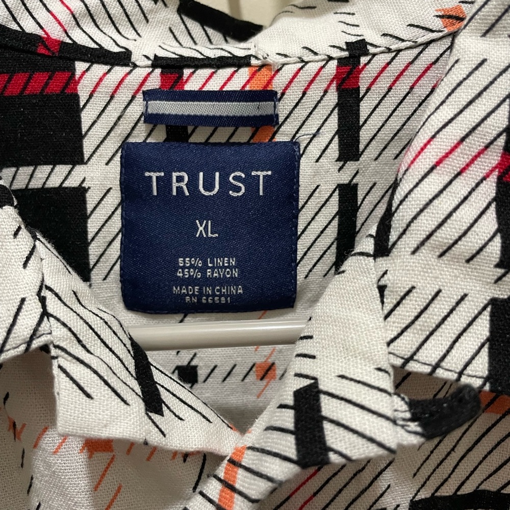 XL Button Up - Picture 3 of 3